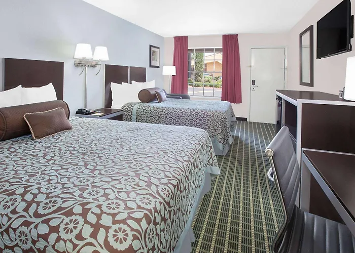 Days Inn By Wyndham Market Center Dallas Love Field